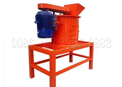 New type vertical crusher for organic waste composting
