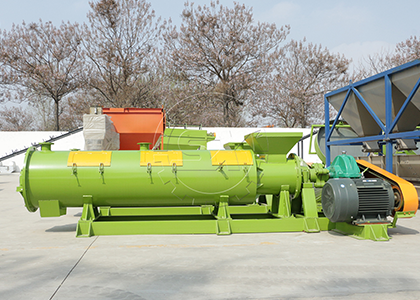 Rotary drum stirring manure granulating machine